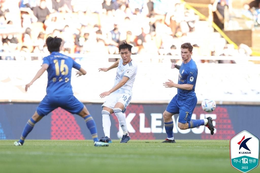 본문 이미지 - 울산 현대 미드필더 원두재(한국프로축구연맹 제공) ⓒ 뉴스1