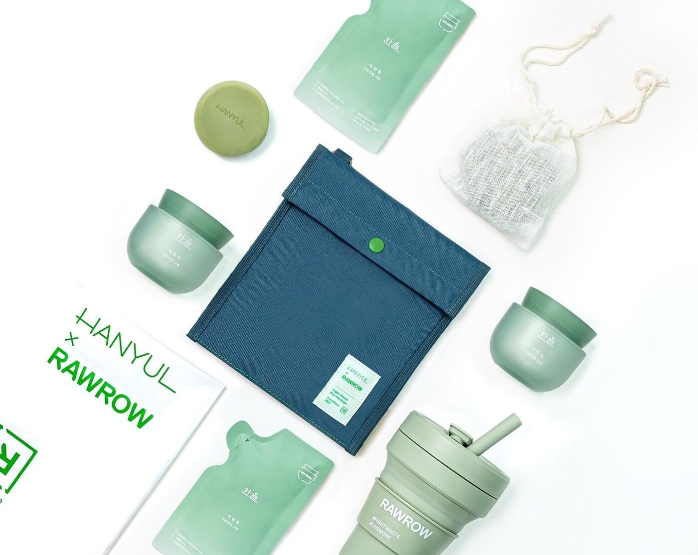 본문 이미지 - 한율은 트립웨어 브랜드 로우로우(RAWROW)와 협업해 한정판 플로깅 키트를 선보인다고 2일 밝혔다. (아모레퍼시픽 제공) ⓒ 뉴스1