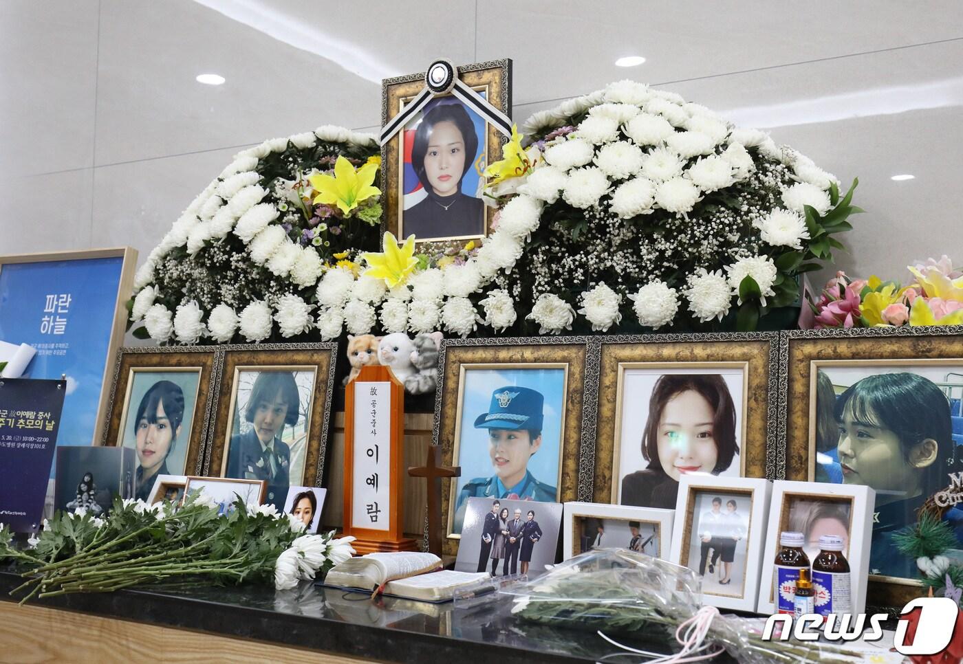 공군 성폭력 피해자 고(故) 이예람 중사 1주기를 하루 앞둔 지난 20일 오전 경기 성남시 국군수도병원 장례식장 내 빈소. 2022.5.20/뉴스1 ⓒ News1 이성철 기자