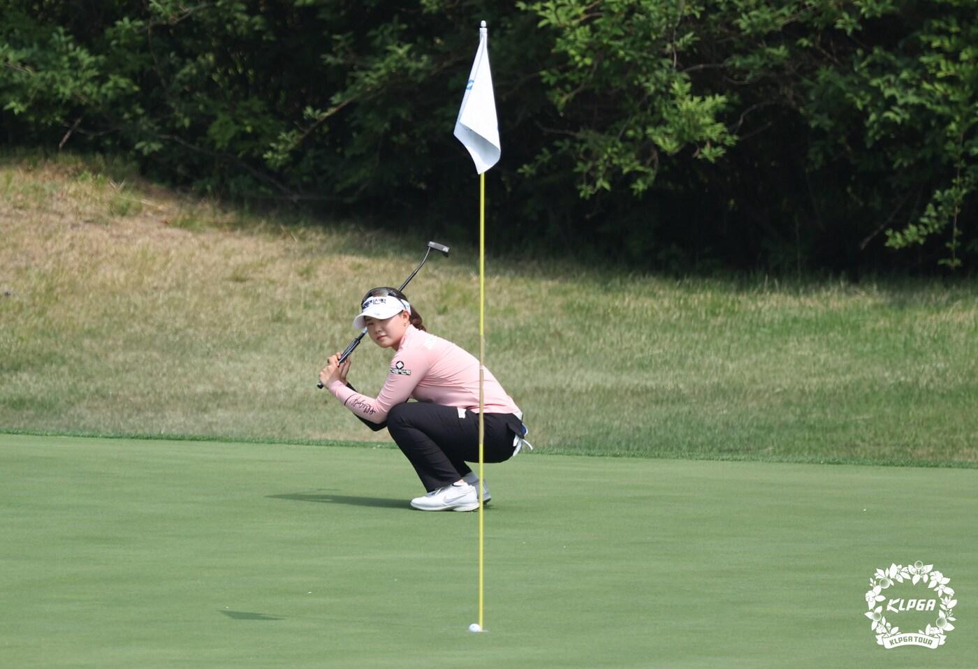 21일 강원 춘천시 라데나GC에서 열린 '2022 두산 매치플레이 챔피언십' 8강전에서 임희정이 7번홀 버디를 잡고 있다. (KLPGA 제공) 2022.5.21/뉴스1 ⓒ News1 신웅수 기자