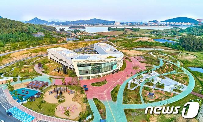 본문 이미지 - 목포시 고하도에 위치한 국립호남권생물자원관 전경ⓒ 뉴스1