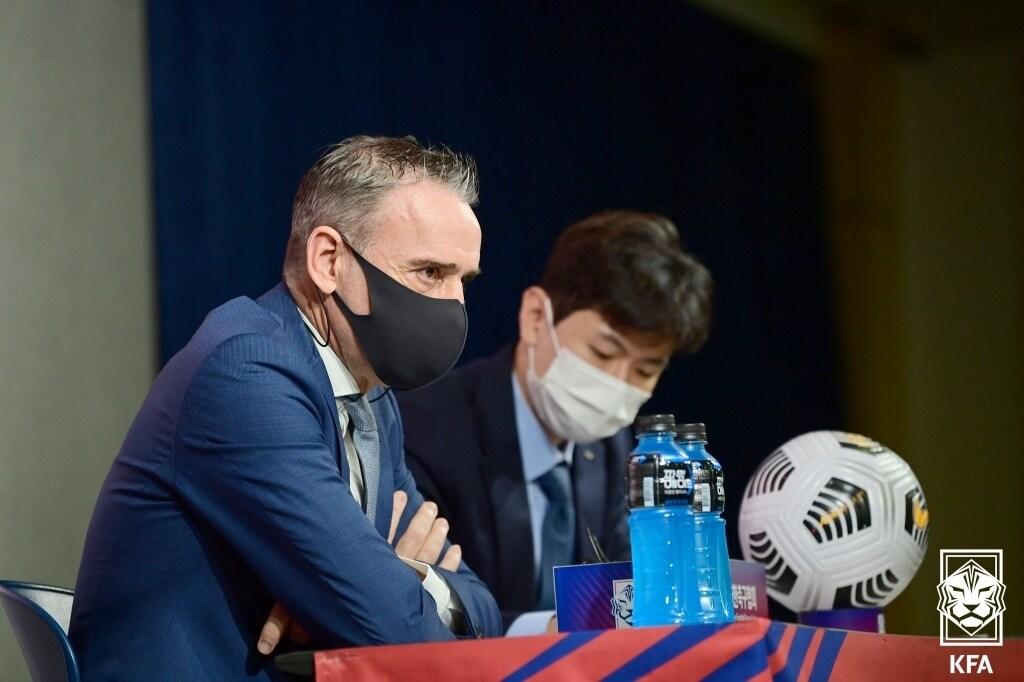 본문 이미지 - 파울루 벤투 감독(대한축구협회 제공)ⓒ 뉴스1