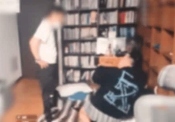 본문 이미지 - 유튜버 카광(오른쪽)을 폭행한 남성 A씨 (유튜브 방송 갈무리) ⓒ 뉴스1