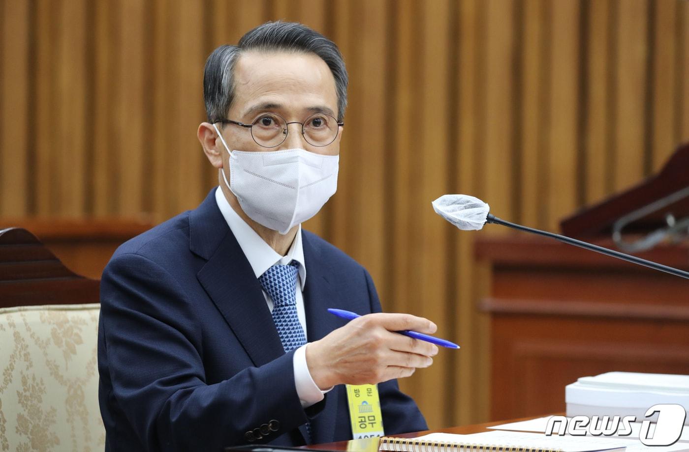 본문 이미지 - 김규현 국가정보원장 후보자가 25일 오전 서울 여의도 국회에서 열린 인사청문회에서 의원들의 질의에 답하고 있다. (공동취재) 2022.5.25/뉴스1 ⓒ News1 허경 기자