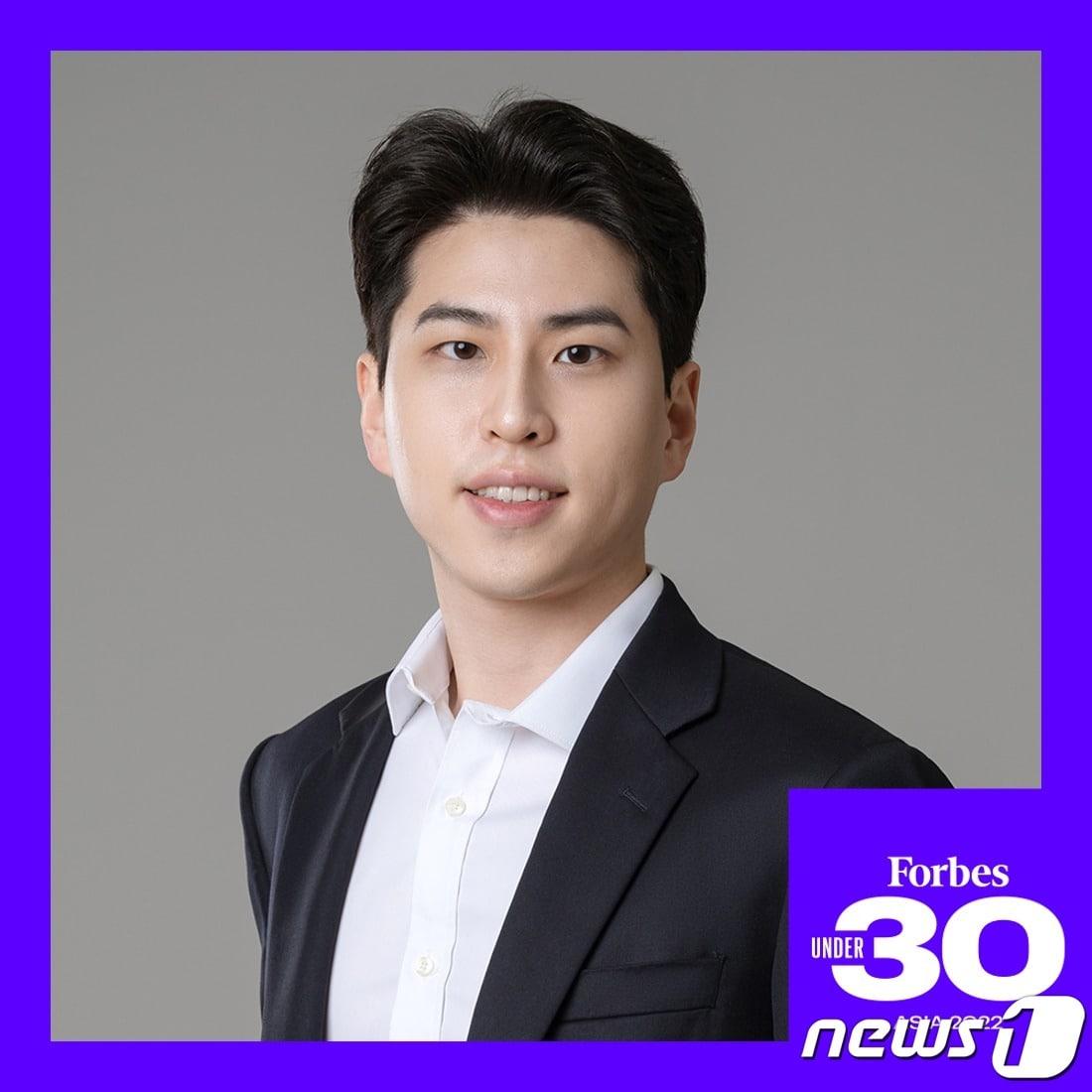 본문 이미지 - 포브스가 발표한 '금융 및 벤처캐피털 부문, 올해 아시아 30세 이하 리더 30인'에 선정된 이원준 하이퍼리즘 대표. ⓒ 뉴스1(하이퍼리즘 자료 제공)