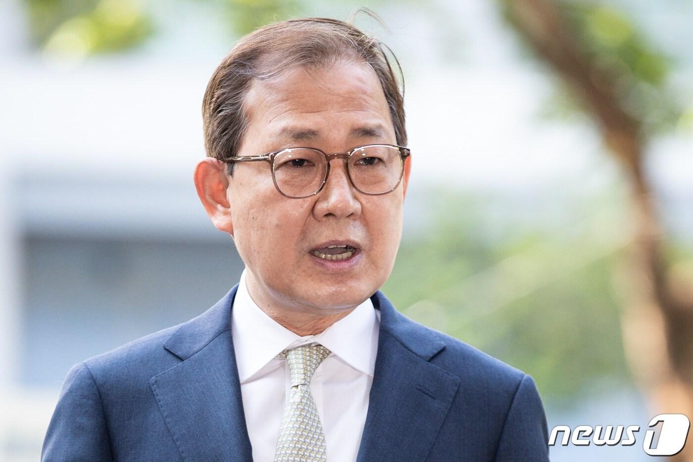 본문 이미지 - 김인철 사회부총리 겸 교육부 장관 후보자가 3일 서울 여의도 한국교육시설안전원에서 후보직 사퇴를 밝히고 있다. 2022.5.3/뉴스1 ⓒ News1 유승관 기자