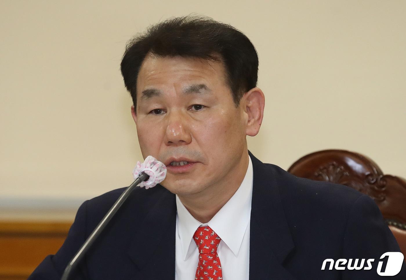 본문 이미지 - 정은보 금융감독원장이 3일 오후 서울 중구 은행회관에서 열린 '은행장 간담회'에서 모두발언을 하고 있다. 2022.5.3/뉴스1 ⓒ News1 임세영 기자