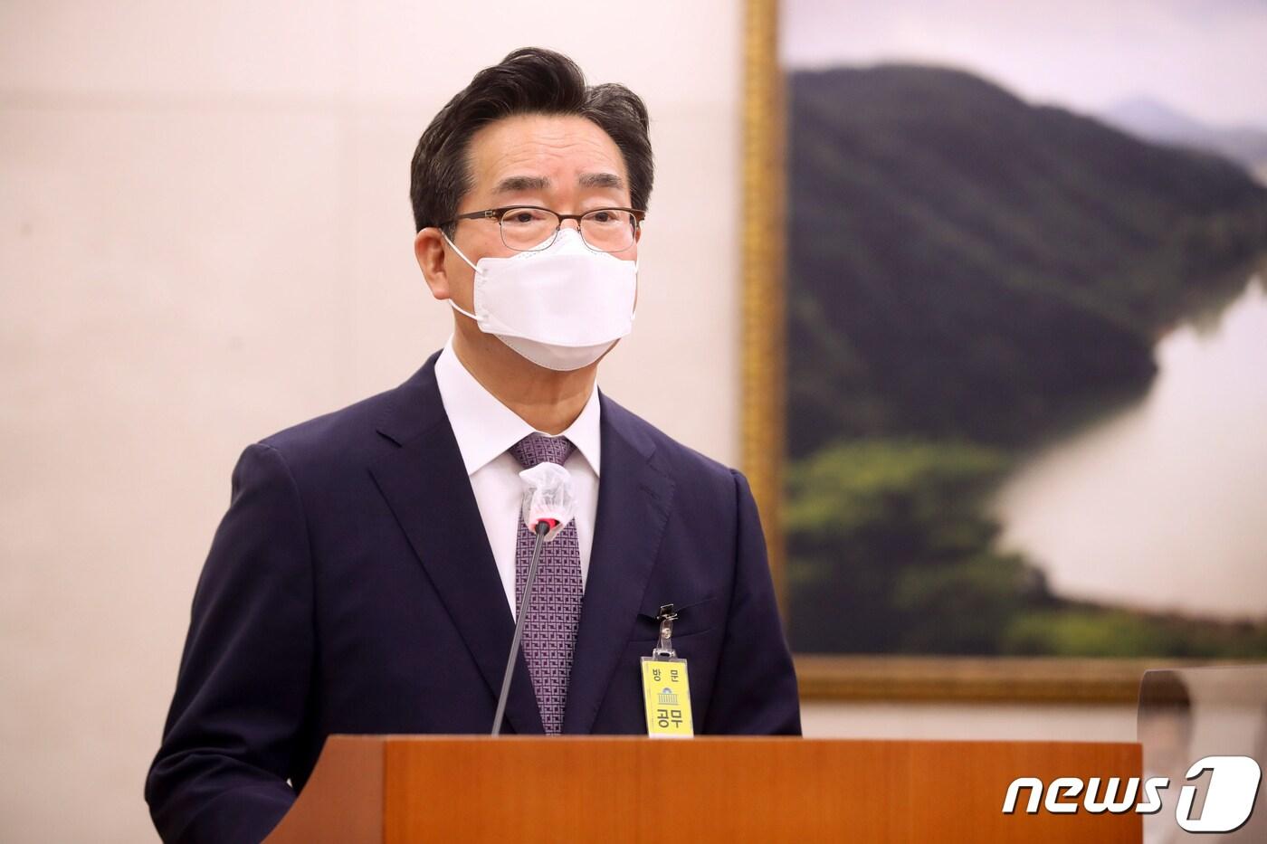 본문 이미지 - 정황근 농림축산식품부 장관 후보자가 6일 서울 여의도 국회에서 열린 인사청문회에서 모두발언을 하고 있다. (공동취재)2022.5.6/뉴스1 ⓒ News1 허경 기자