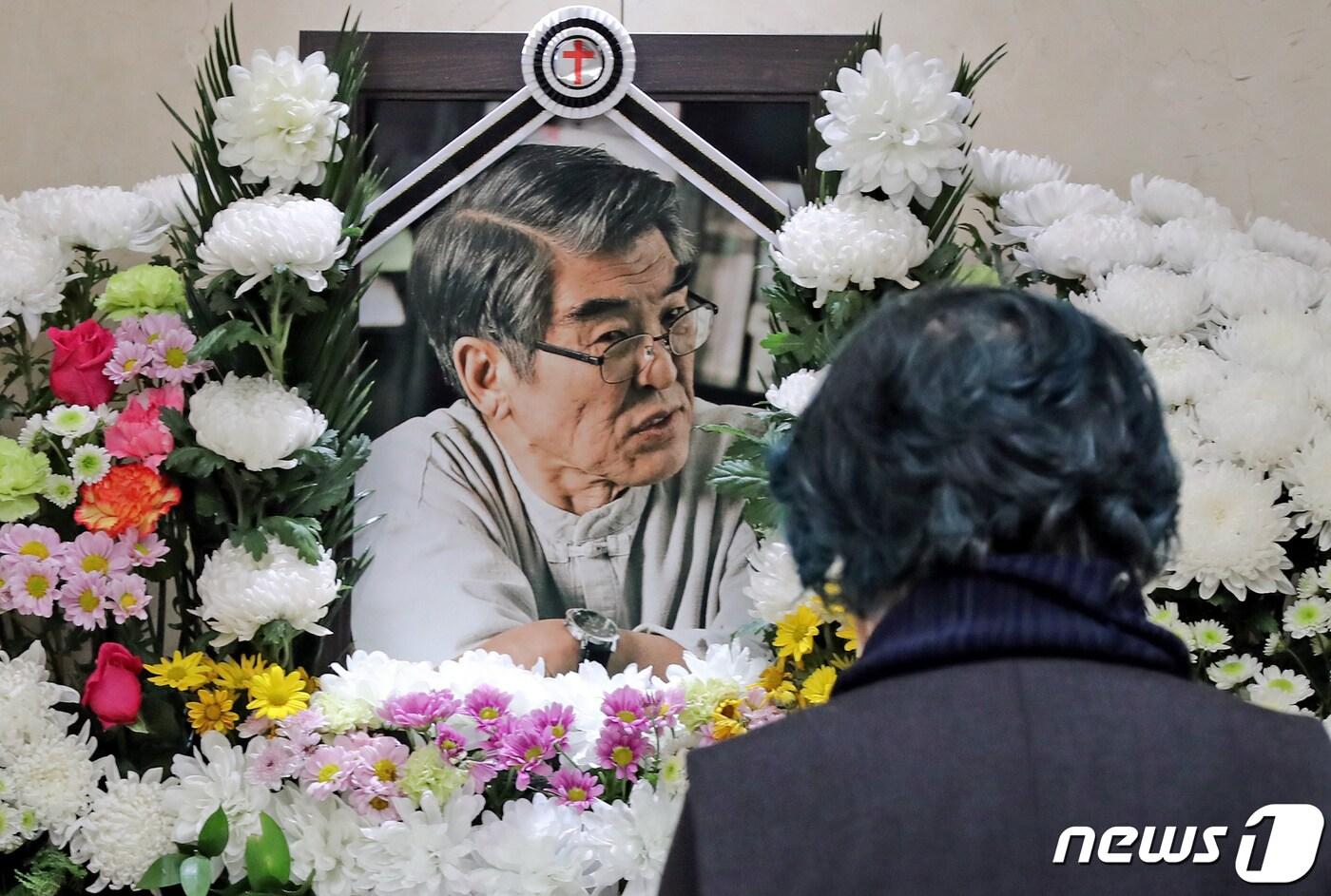 본문 이미지 - 강원 원주시 연세세브란스기독병원 장례식장에 마련된 故김지하 시인의 빈소  2022.5.9/뉴스1 ⓒ News1 장수영 기자