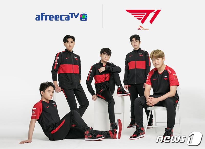 본문 이미지 - 아프리카TV, e스포츠 구단 T1과 전속 스트리밍 파트너십 체결(아프리카TV 제공)ⓒ 뉴스1
