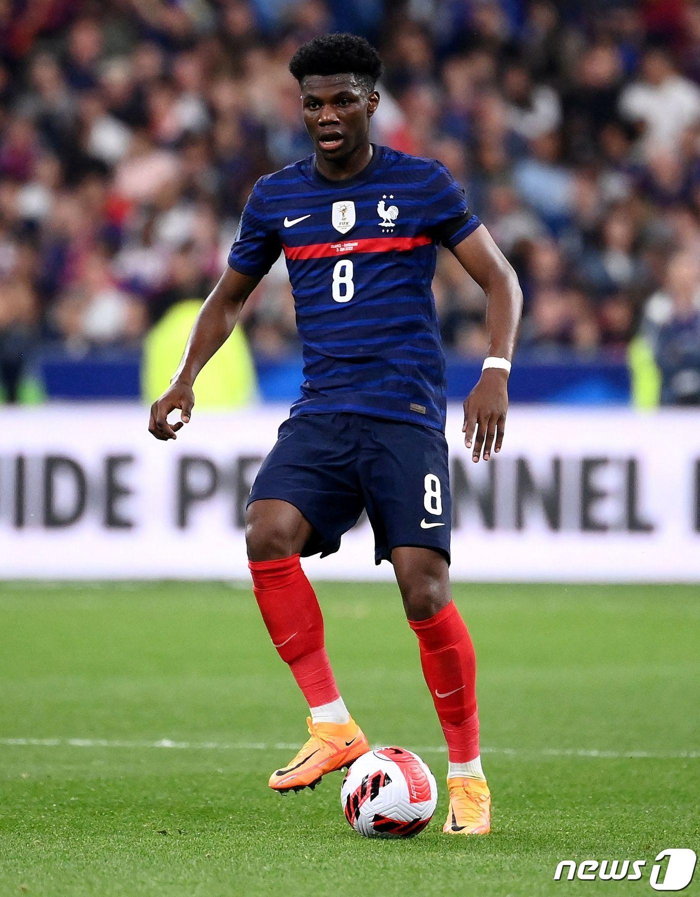 본문 이미지 - 레알 마드리드에 합류하게 된 추아메니. ⓒ AFP=뉴스1