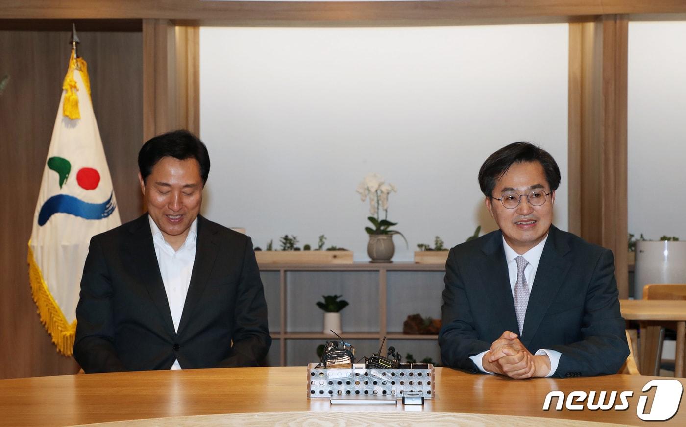 본문 이미지 - 오세훈 서울시장(왼쪽)과 김동연 경기도지사. /뉴스1 