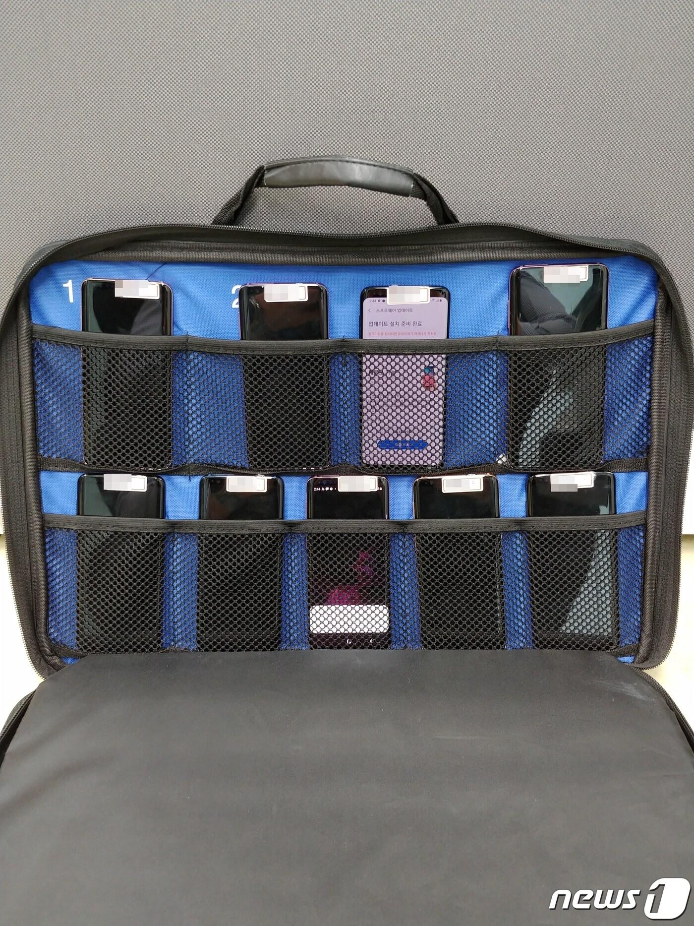 본문 이미지 - 경찰이 압수한 보이스피싱 발신번호 변작 중계기.(충북경찰청 제공).2022.6.14/ⓒ 뉴스1