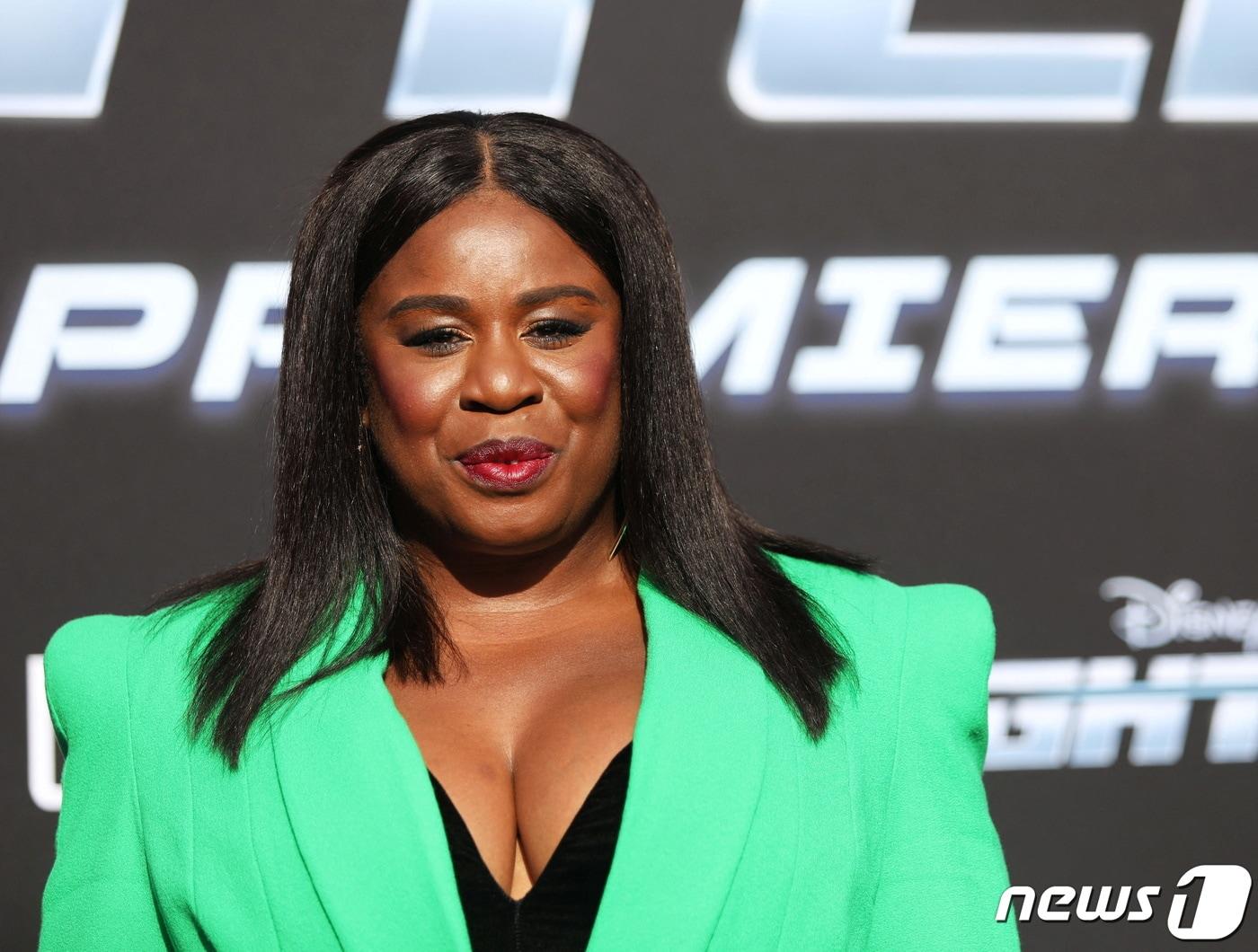 본문 이미지 - 미국 애니메이션 영화 '버즈 라이트이어'(2022)에서 주인공 버즈 라이트이어의 친한 동료 엘리시아 호손의 음성을 맡은 배우 우조 압두바 2022.06.08 ⓒ 로이터=뉴스1 ⓒ News1 정윤미 기자