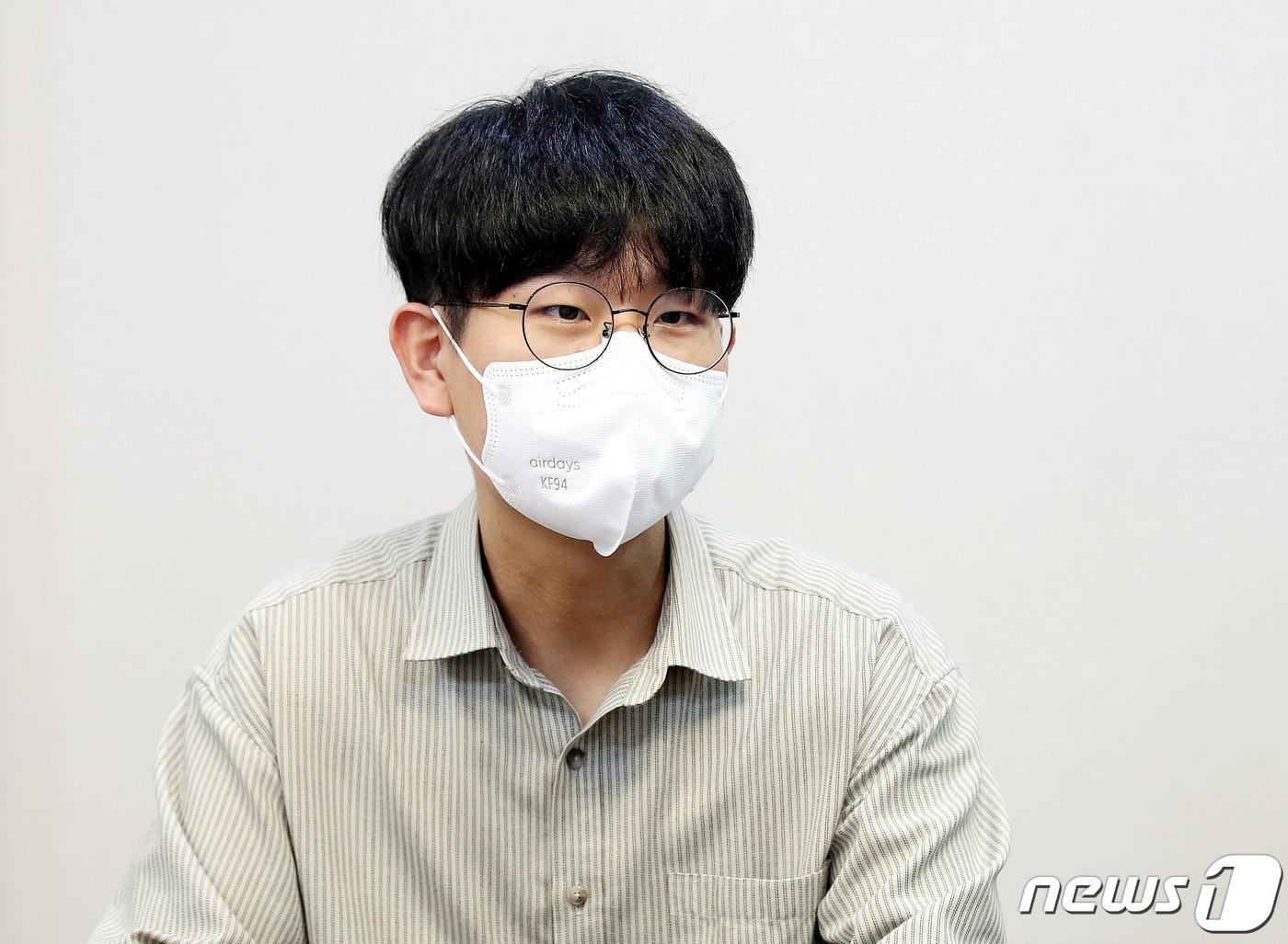 본문 이미지 - 전순표 사회복무요원 노동조합 위원장이 지난 6월 오후 서울 종로구에서 뉴스1과 인터뷰를 갖고 있다. 2022.6.15/뉴스1 ⓒ News1 박지혜 기자