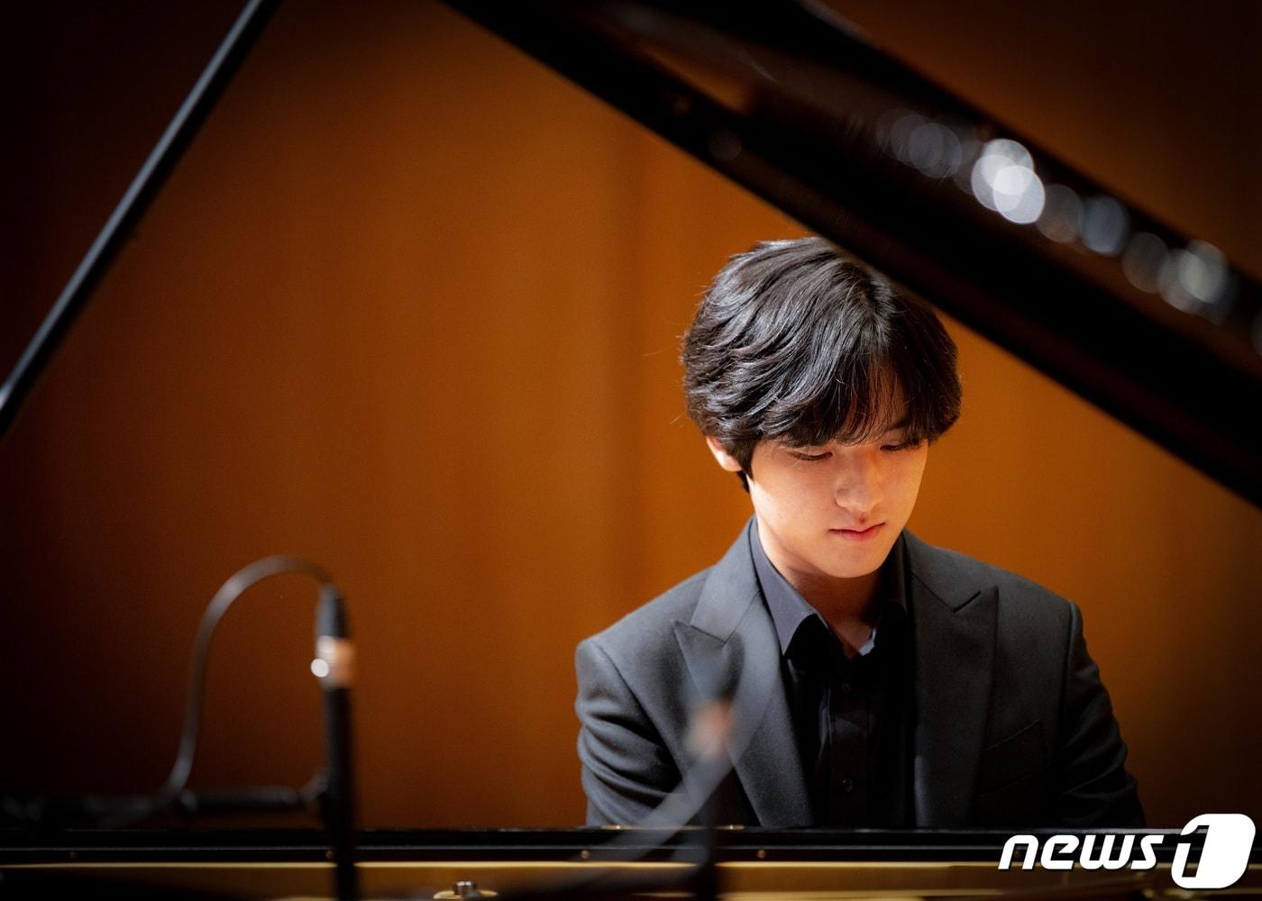 본문 이미지 - 제16회 반 클라이번 국제 피아노 콩쿠르 우승자 임윤찬. (금호문화재단 제공) ⓒ 뉴스1