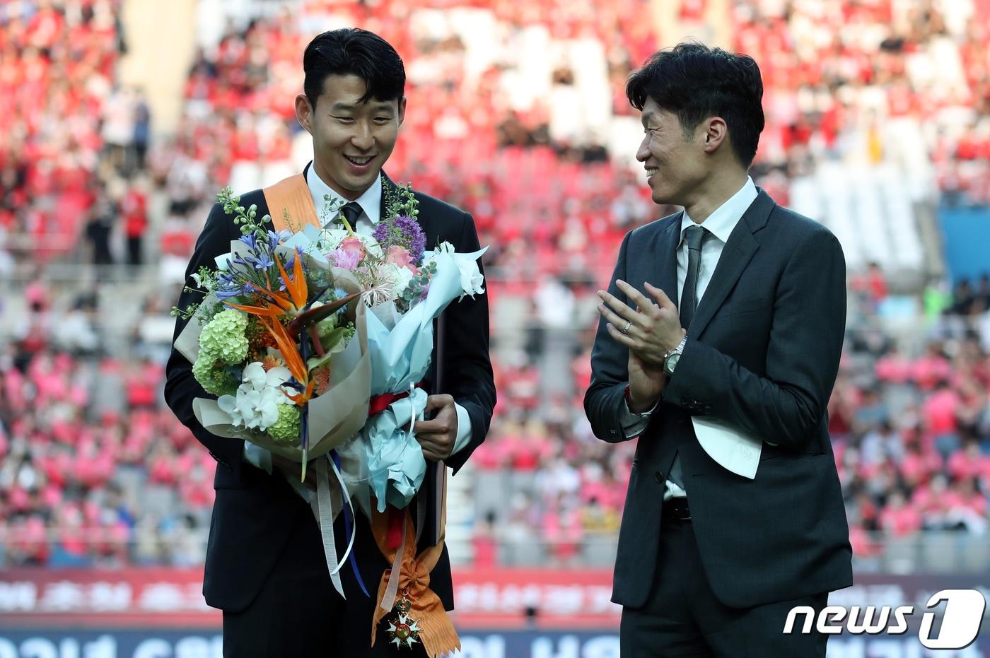 박지성&#40;오른쪽&#41;과 손흥민 2022.6.2/뉴스1 ⓒ News1 오대일 기자