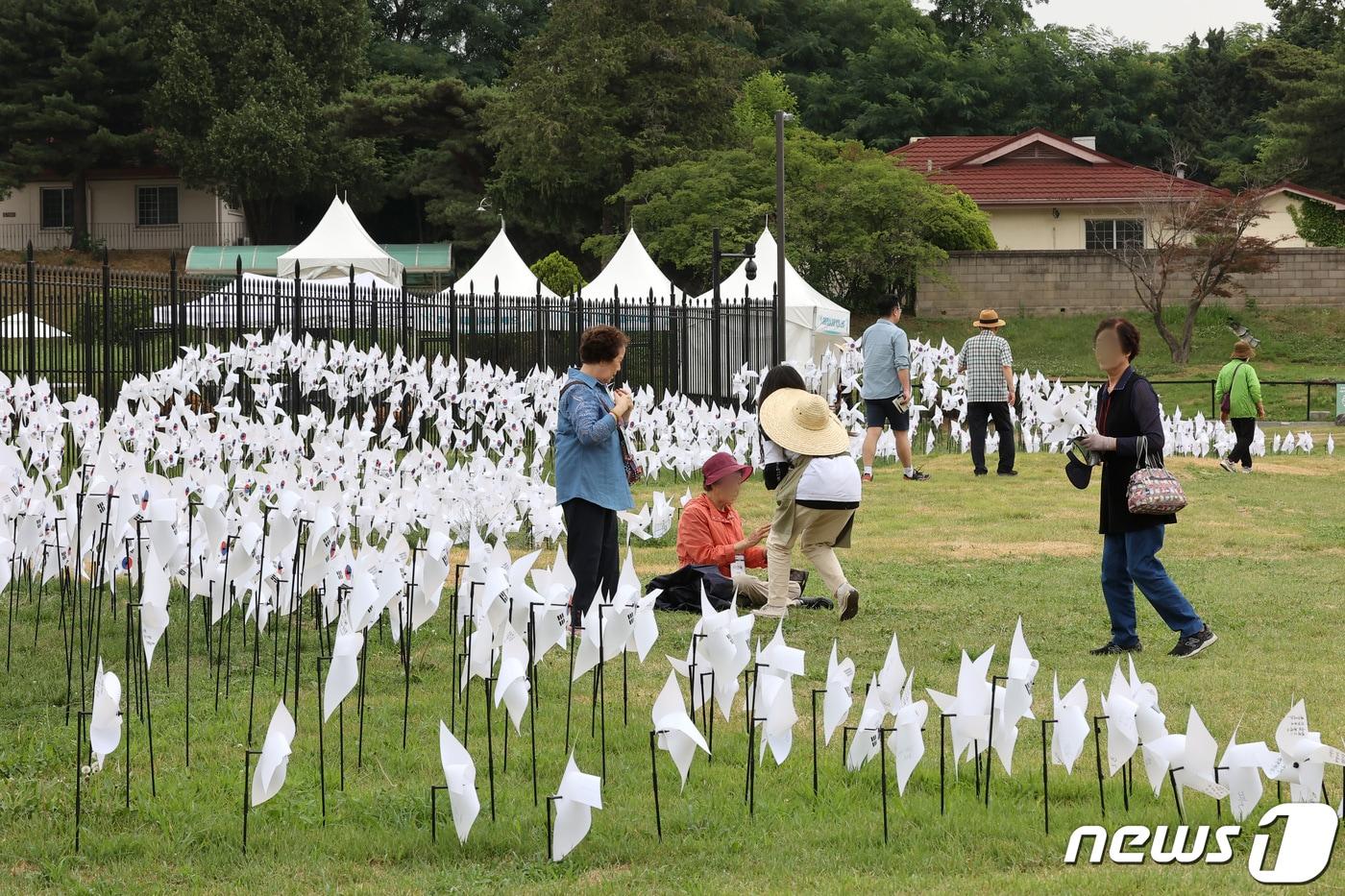 본문 이미지 - 서울 용산공원.  2022.6.20/뉴스1 ⓒ News1 조태형 기자