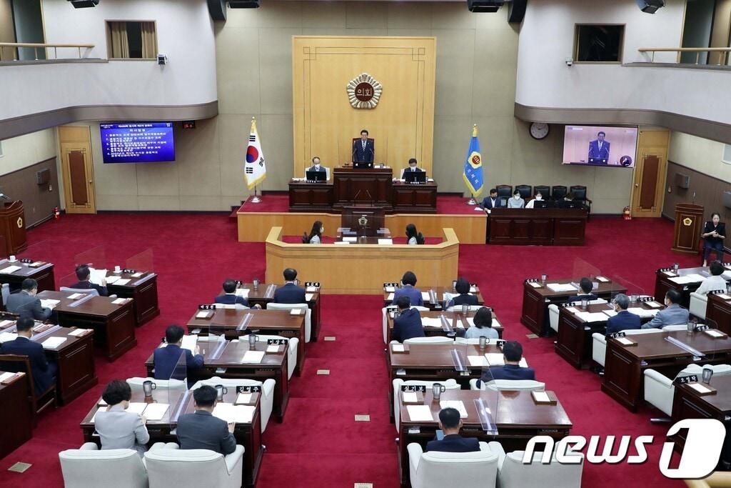 본문 이미지 - 충북도의회 제400회 임시회 2차 본회의(도의회 제공) ⓒ 뉴스1