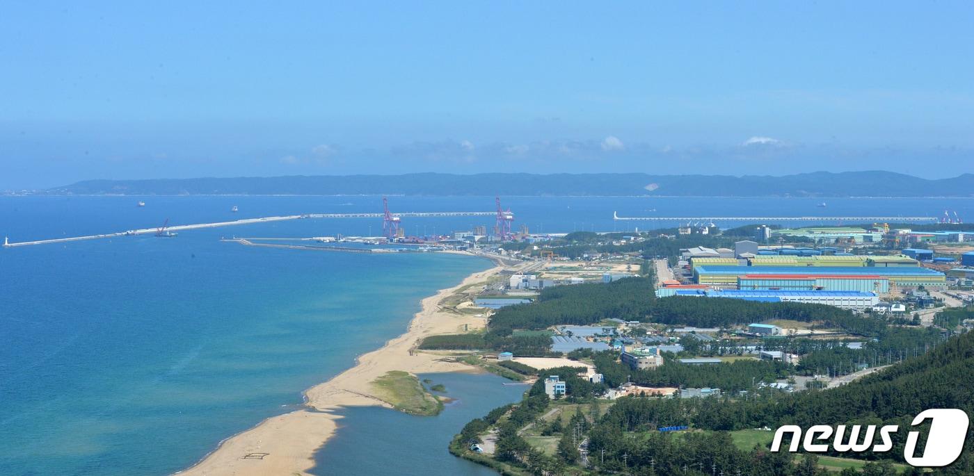 경북 포항시 남구 흥해읍 영일만항과 영일만일반산업단지 모습. (뉴스1 자료) ⓒ News1 최창호 기자