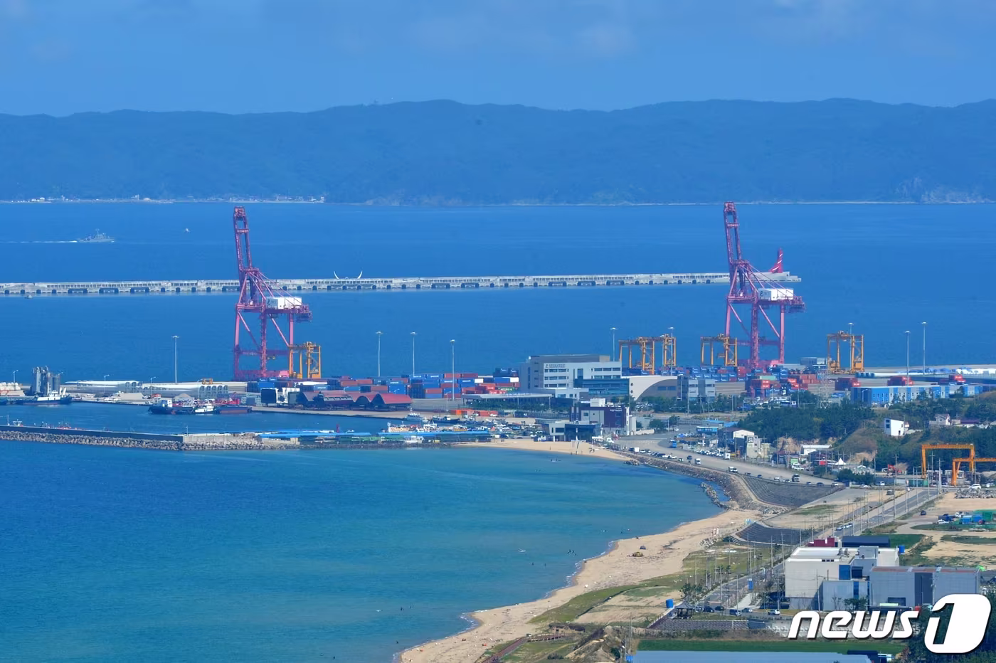 본문 이미지 - 22일 경북 포항 영일만항 모습. (뉴스1 자료. 재판매 및 DB 금지) 2026.9.29 ⓒ 뉴스1 최창호 기자