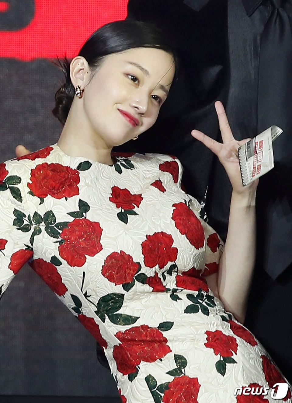 본문 이미지 - 사랑에 빠진 배우 전종서가 만개한 꽃 미모를 자랑했다. ⓒ News1 권현진 기자