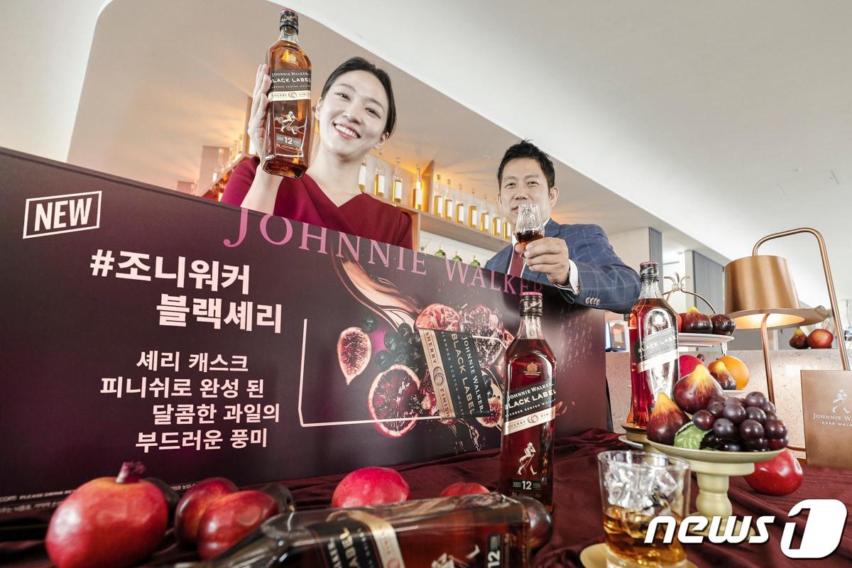 본문 이미지 - 디아지오코리아의 스카치위스키 브랜드 조니워커가 위스키 '블랙 셰리 피니쉬'(디아지오코리아 제공) 2022.6.23/뉴스1