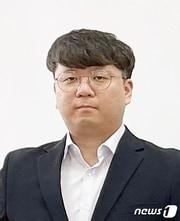 본문 이미지 - 과산군 윤재억 주무관.ⓒ 뉴스1