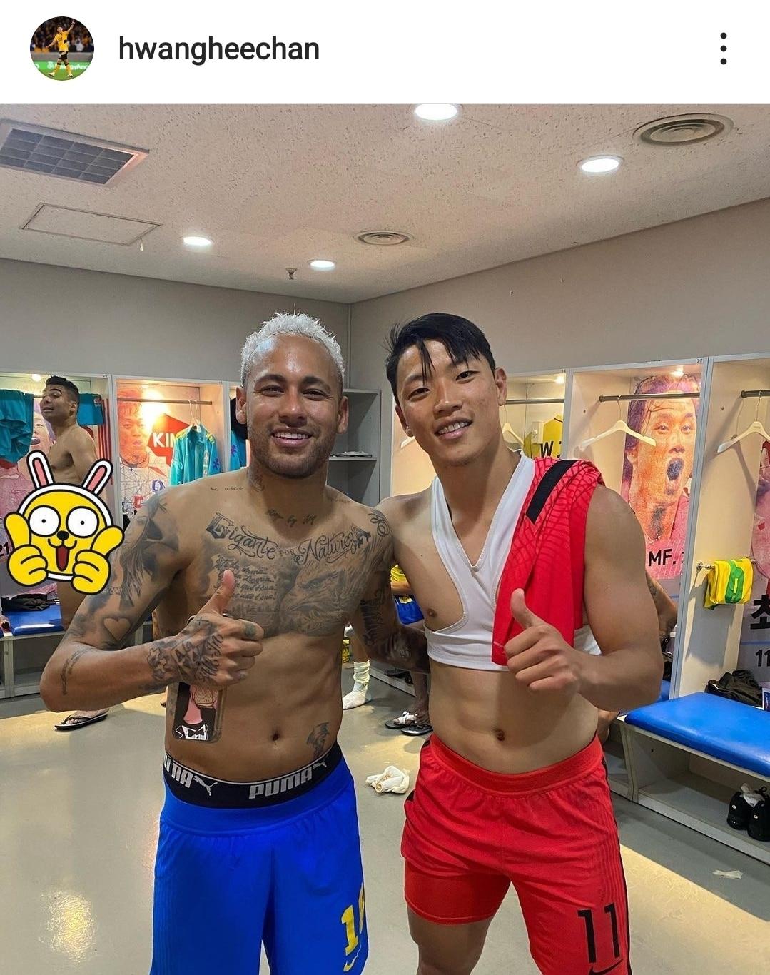 본문 이미지 - 네이마르와 사진을 찍은 황희찬 (황희찬 인스타그램 캡처) ⓒ 뉴스1