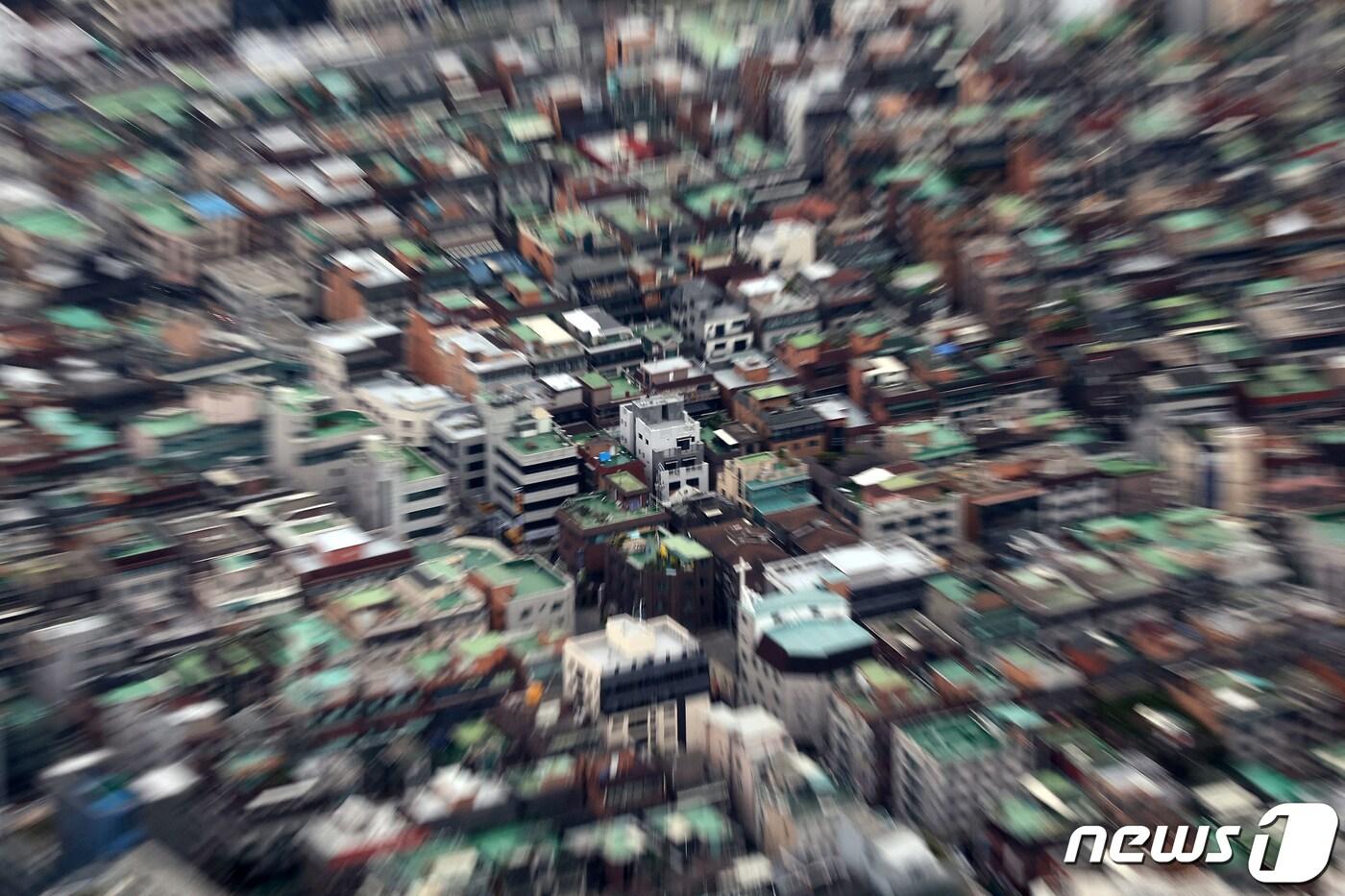 서울 송파구 롯데월드타워 전망대 서울스카이에서 바라본 서울 시내 다세대·연립주택의 모습. 뉴스1 ⓒ News1 조태형 기자