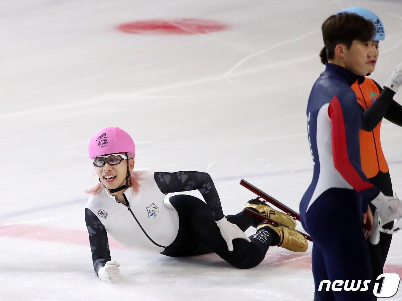 본문 이미지 - 지난 6월 서울 양천구 목동아이스링크에서 열린 '스케이팅 올스타 2022' 남자 쇼트트랙에 참석했던 곽윤기. /뉴스1 DB ⓒ News1 김진환 기자