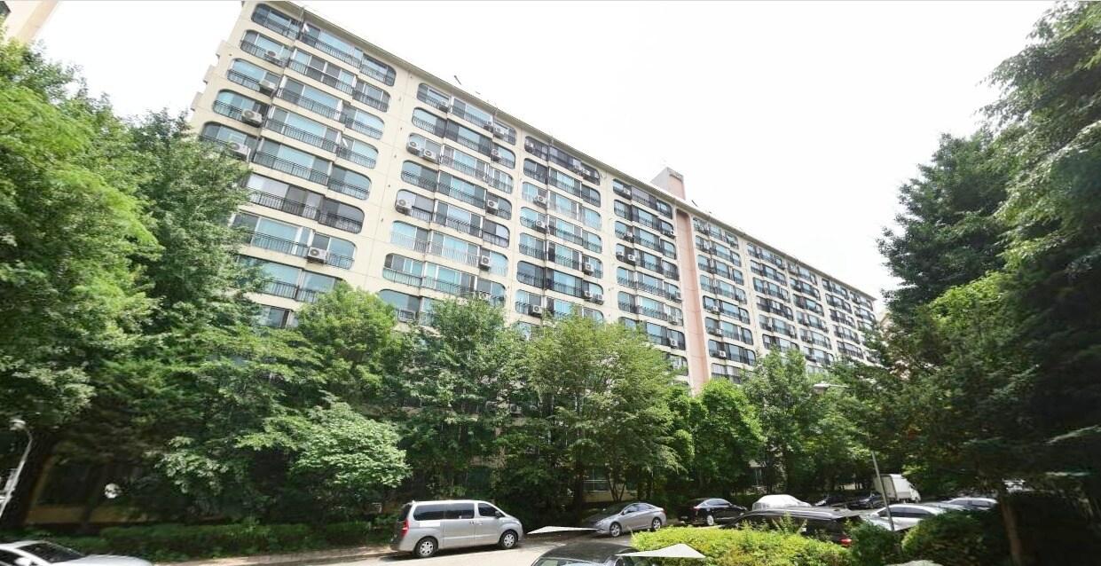 본문 이미지 - 서울 서초구 잠원동 신반포4차 아파트 (네이버 거리뷰) ⓒ 뉴스1