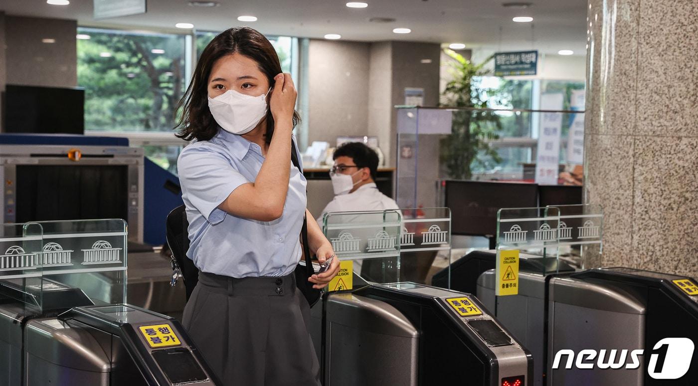 박지현 전 더불어민주당 비상대책위원장이 지난 1일 서울 여의도 국회 의원회관에서 열린 그린벨트(민주당 청년 정치인 연대) 결과 공유 파티 '용감한 여정'에 참석하고 있다. (공동취재) 2022.7.1/뉴스1 ⓒ News1 유승관 기자