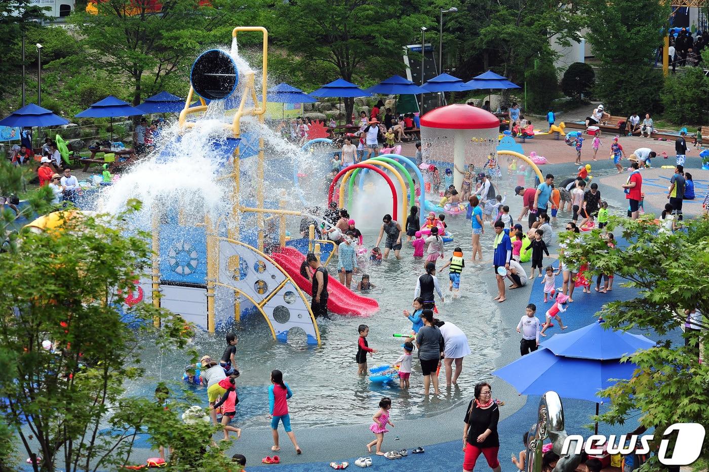 양구 레포츠공원 야외수영장.(양구군 제공) (사진은 기사 내용과 무관함) / 뉴스1 ⓒ News