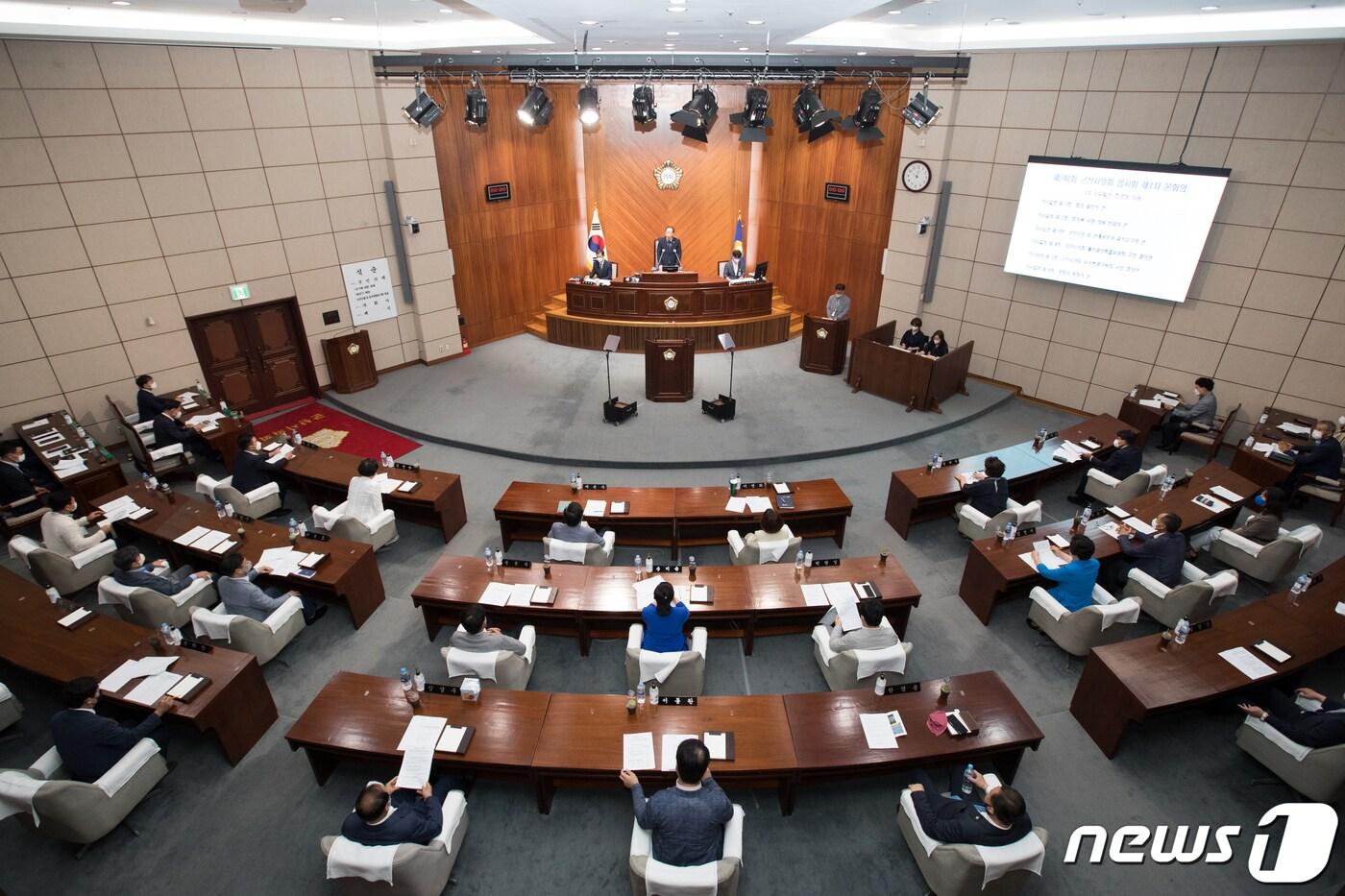 본문 이미지 - 군산시의회 제248회 임시회가 12일 본회의장에서 열리고 있다.ⓒ 뉴스1