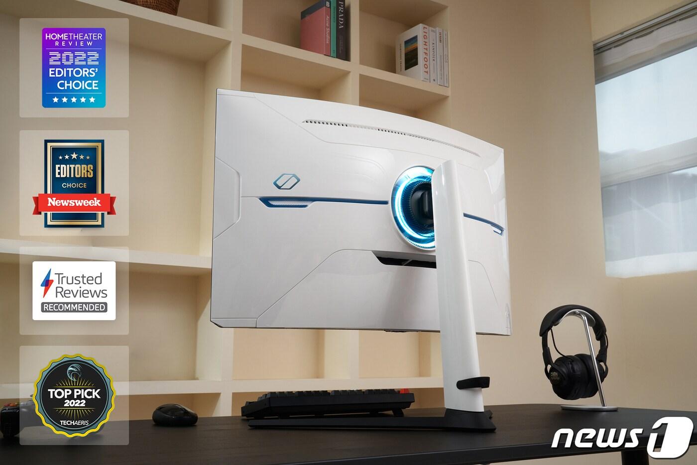 오디세이 네오 G8 제품과 어워드 로고 이미지 (삼성전자 제공) ⓒ 뉴스1