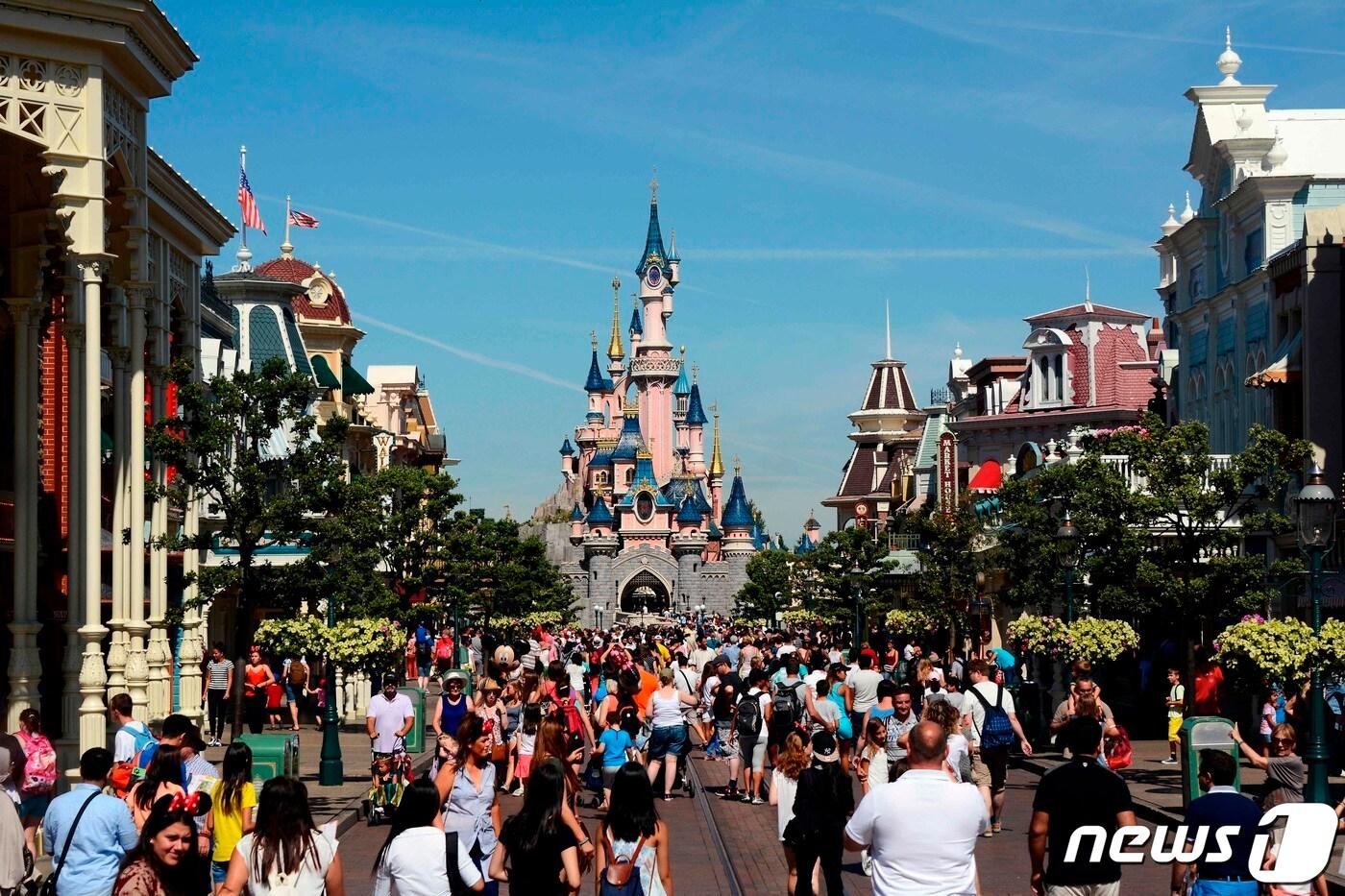 본문 이미지 - 프랑스 파리 디즈니랜드 전경. 2015.08.06 ⓒ AFP=뉴스1 ⓒ News1 김예슬 기자