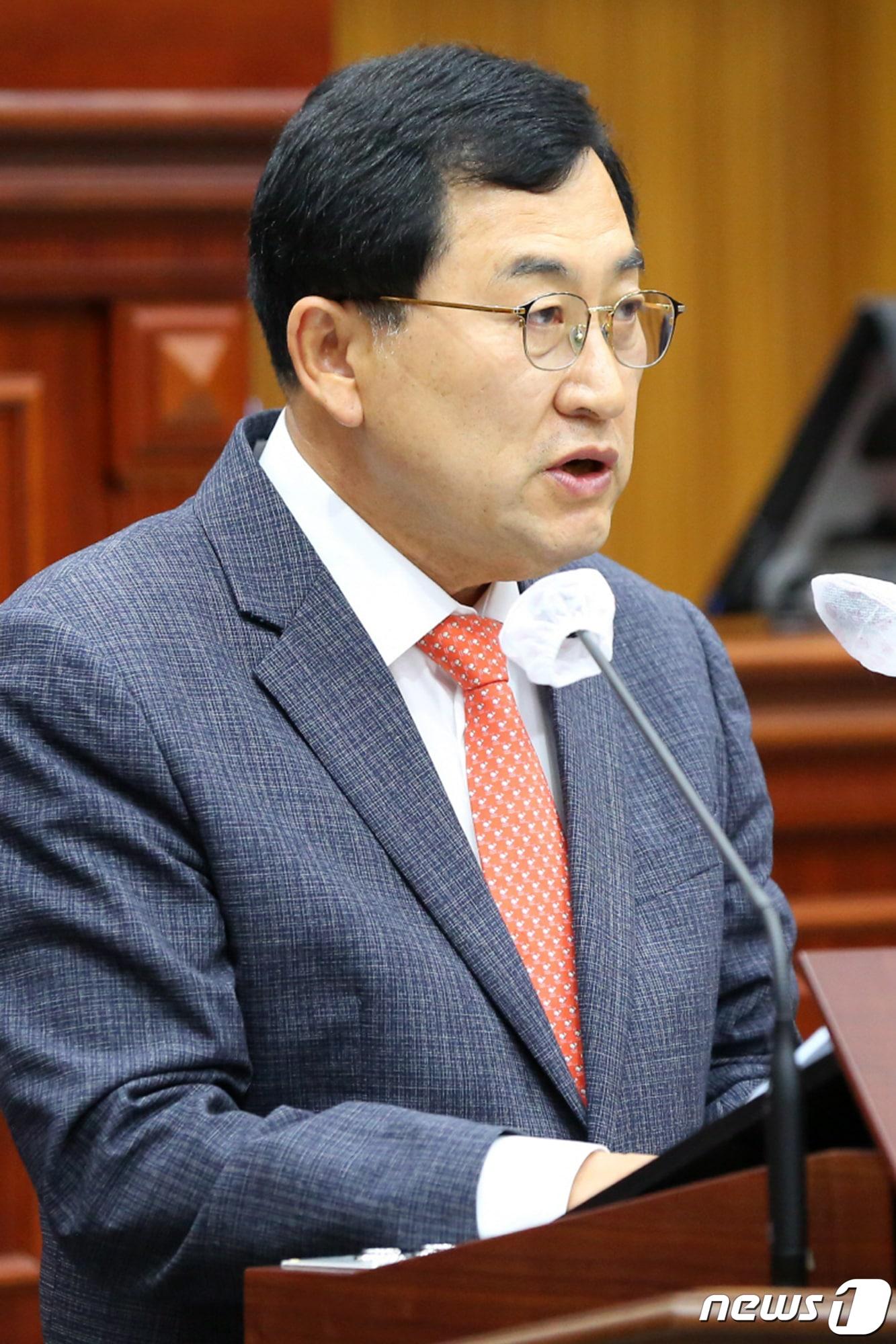 본문 이미지 - 주낙영 경북 경주시장이 제269회 경주시의회 임시회 제1차 본회의 연설에서 5대 시정운영 방향을 제시하고 있다.(경주시제공)2022.7.17/ⓒ 뉴스1