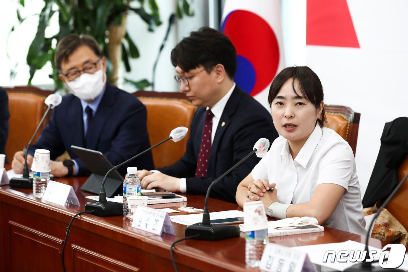손수조 차세대미래전략연구원 연구위원이 지난718일 오후 서울 여의도 국회에서 열린 국민의힘 혁신위원회 의견 수렴 경청회에서 발언을 하고 있다. (공동취재) 2022.7.18/뉴스1 ⓒ News1 이재명 기자