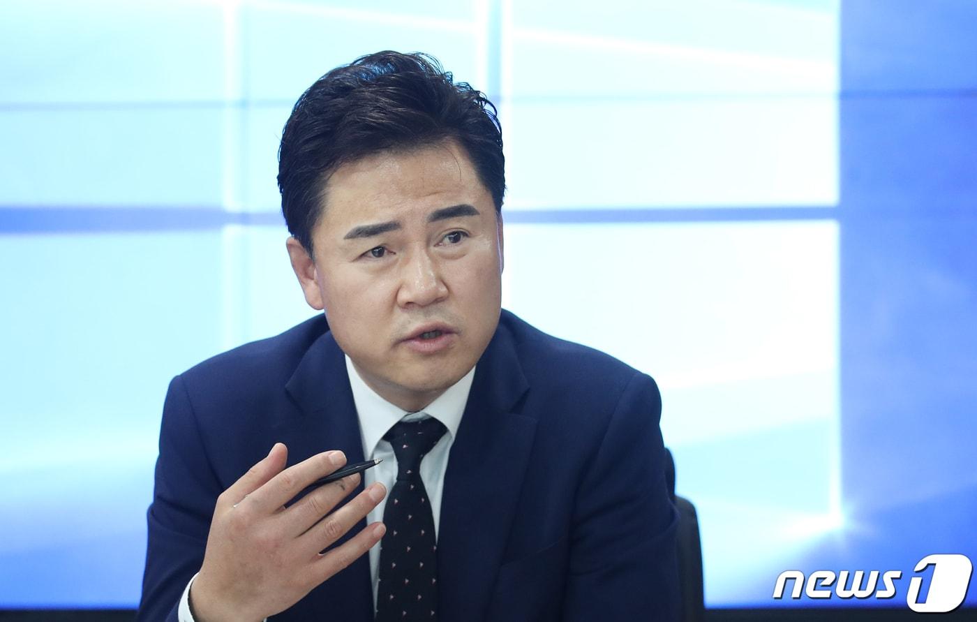 본문 이미지 - 오언석 도봉구청장이 18일 서울 도봉구청 집무실에서 뉴스1과 인터뷰를 하고 있다. 2022.7.18/뉴스1 ⓒ News1 송원영 기자