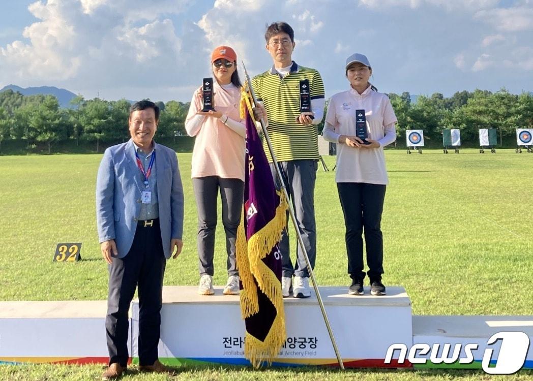 본문 이미지 - 대전시가 화랑기 제43회 전국시도대항 양궁대회에서 종합우승했다. ⓒ 뉴스1