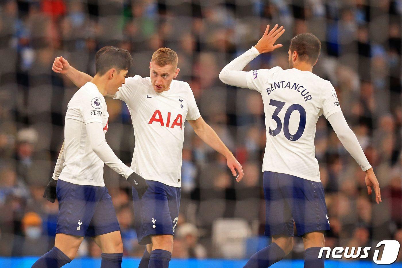 토트넘 홋스퍼의 손흥민(왼쪽)과 벤탄쿠르(오른쪽) ⓒ AFP=뉴스1