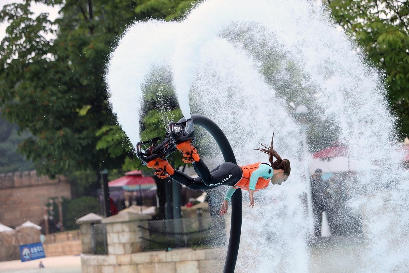 캐리비안 베이에서 선보이는 하늘을 나는듯한 메가 플라이보드쇼(에버랜드 제공)ⓒ 뉴스1