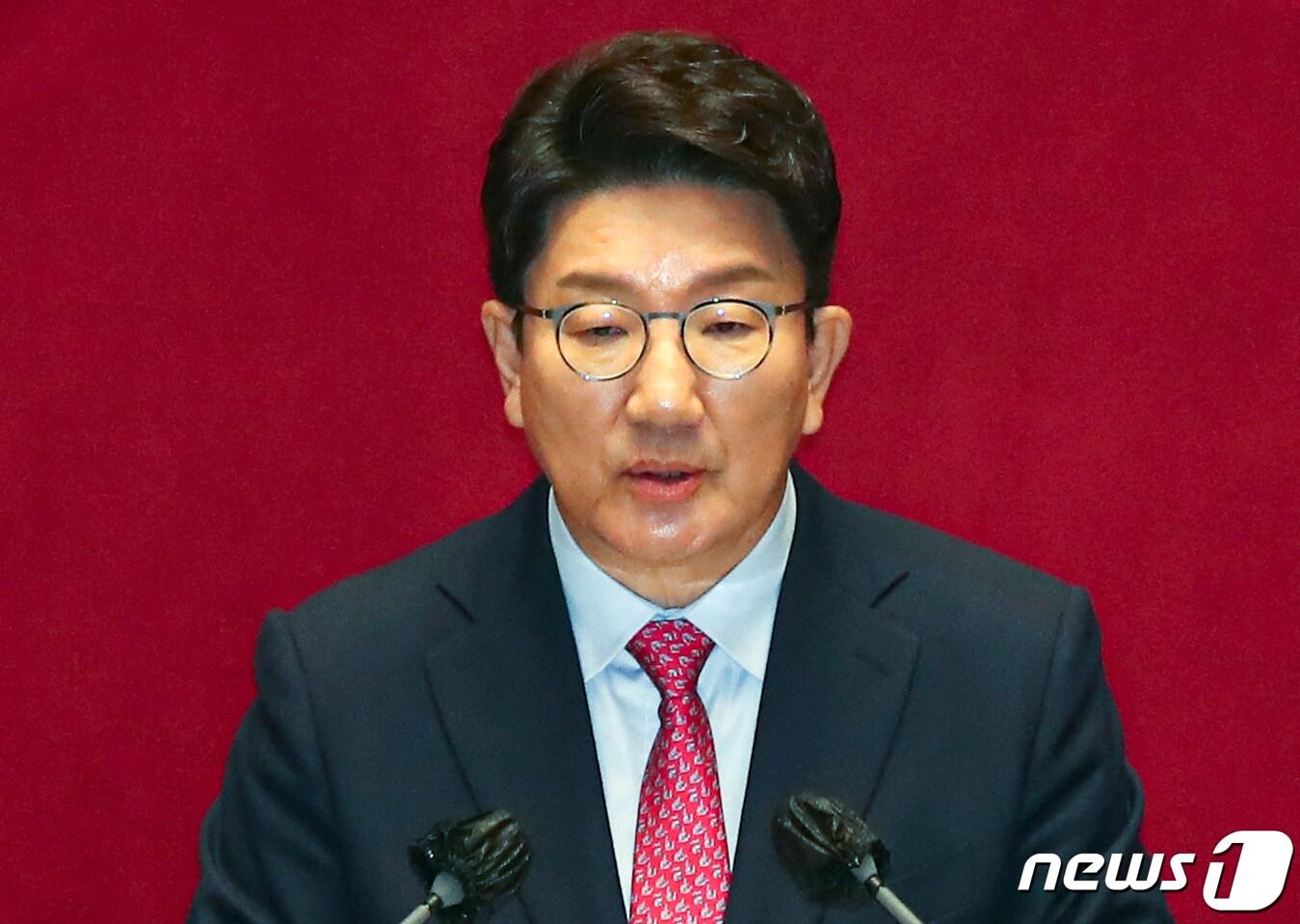 본문 이미지 - 권성동 국민의힘 대표 직무대행 겸 원내대표가 21일 오전 서울 여의도 국회에서 열린 제398회 국회(임시회) 제2차 본회의에서 국정에 관한 교섭단체대표연설을 하고 있다. (공동취재) 2022.7.21/뉴스1 ⓒ News1 이재명 기자