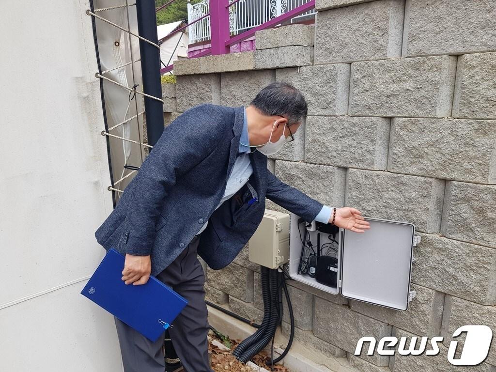 본문 이미지 - 경기도내 중·대형 캠핑장 79곳 중 78곳이 소화기나 연기감지기 같은 안전설비를 갖추지 않는 등 안전기준에 미달하는 것으로 경기도 감사 결과 드러났다.(경기도 제공)ⓒ 뉴스1