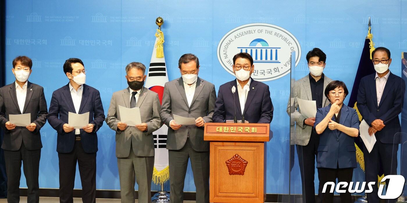 본문 이미지 - 더불어민주당 행정안전위원회 위원들. 2022.7.25/뉴스1 ⓒ News1 이재명 기자