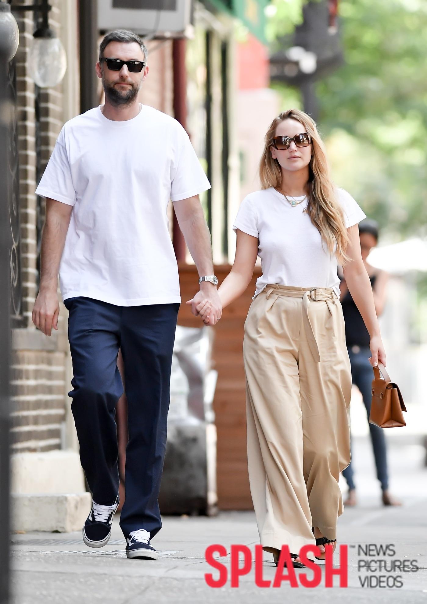 본문 이미지 - 쿡 마로니(왼쪽), 제니퍼 로렌스 Splash News ⓒ 뉴스1