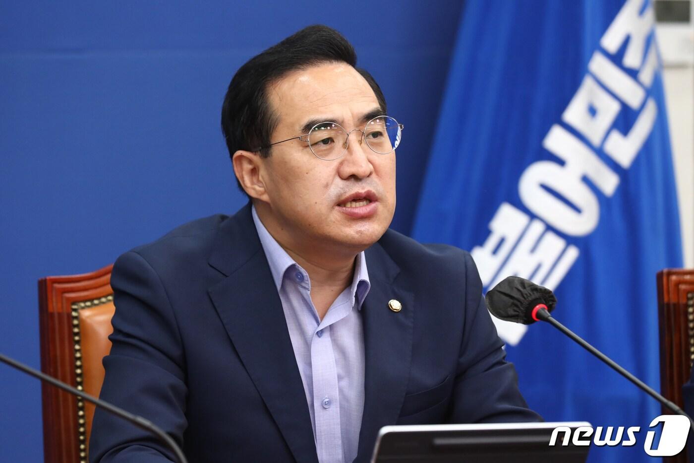 본문 이미지 - 박홍근 더불어민주당 원내대표가 27일 오전 국회에서 열린 비상대책위원회의에서 모두 발언을 하고 있다. (공동취재)/뉴스1 ⓒ News1 허경 기자