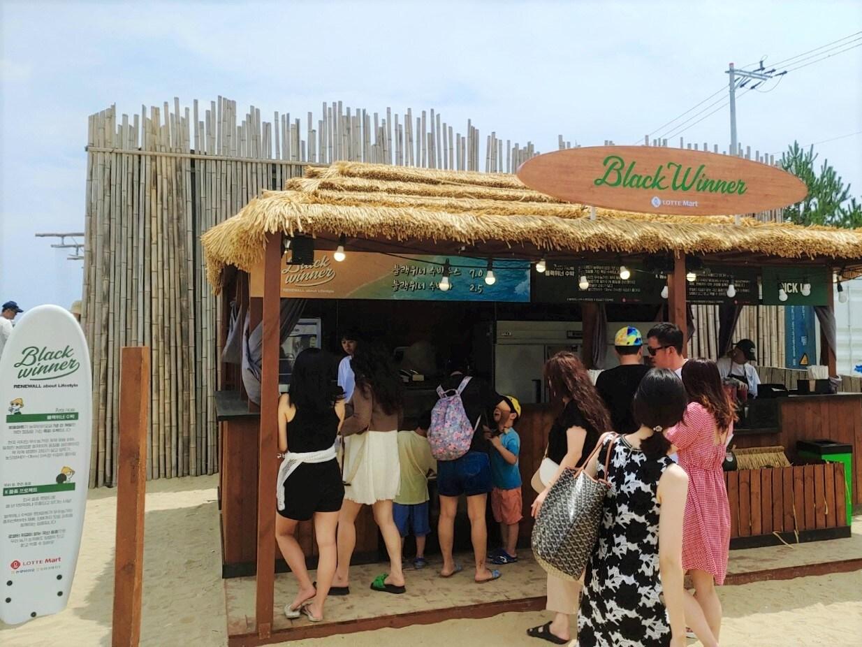 본문 이미지 - '블랙위너수박 팝업스토어'.(롯데마트 제공)ⓒ 뉴스1