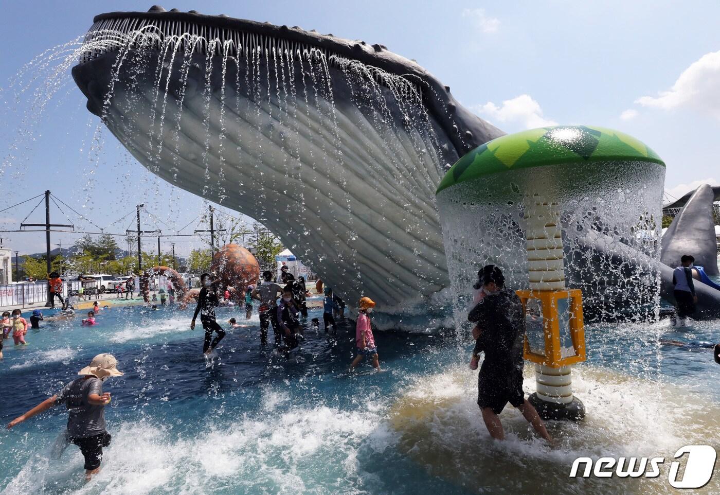 청주 생명누리공원 고래 물놀이장ⓒ News1 김기남 기자